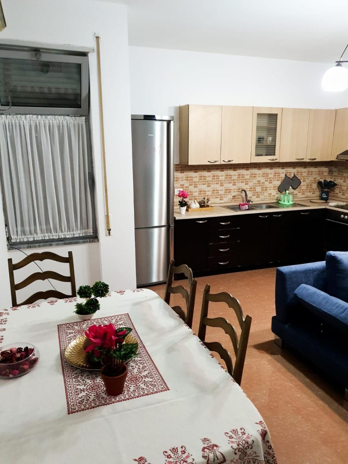 City Center Apartment Shkodër Esterno foto