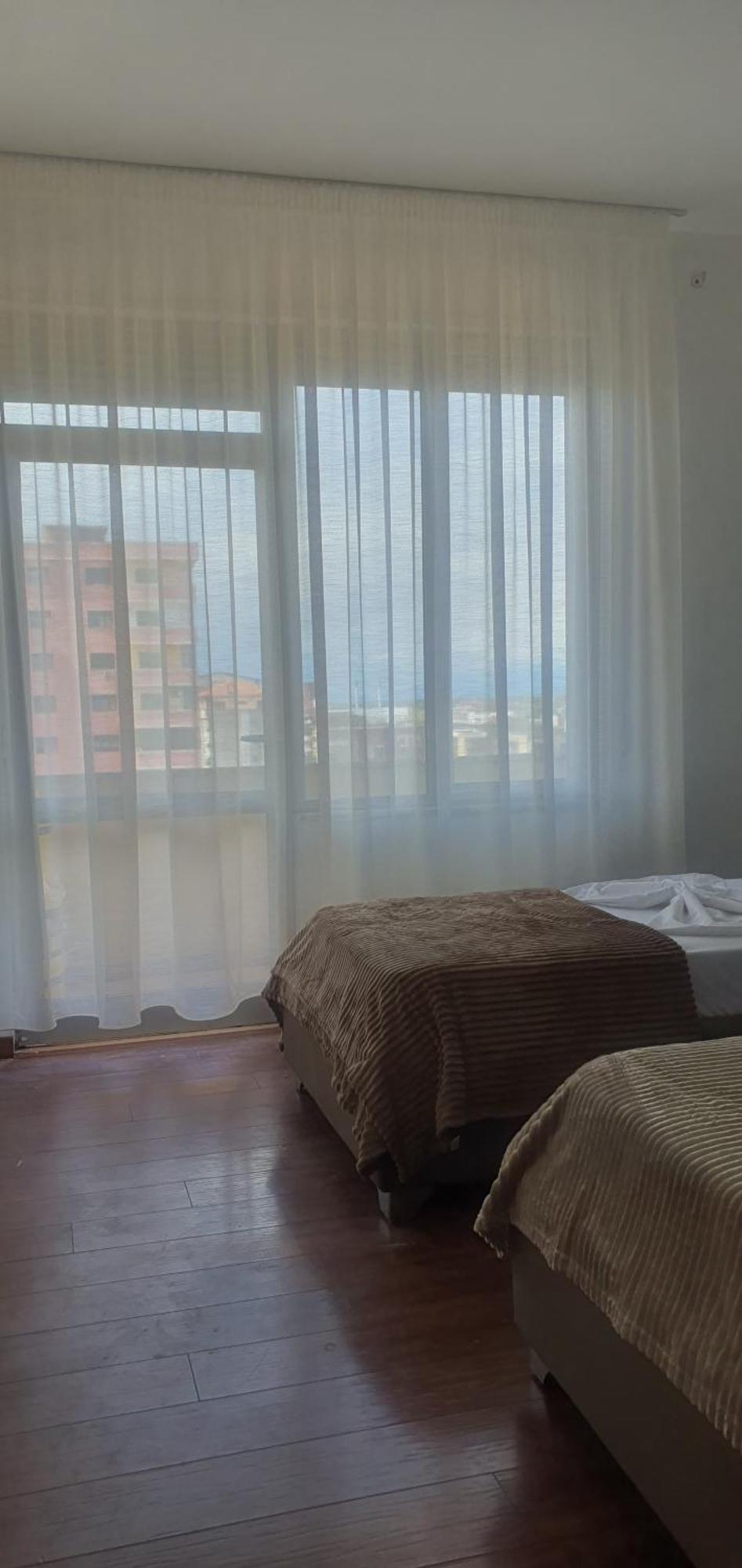 City Center Apartment Shkodër Esterno foto