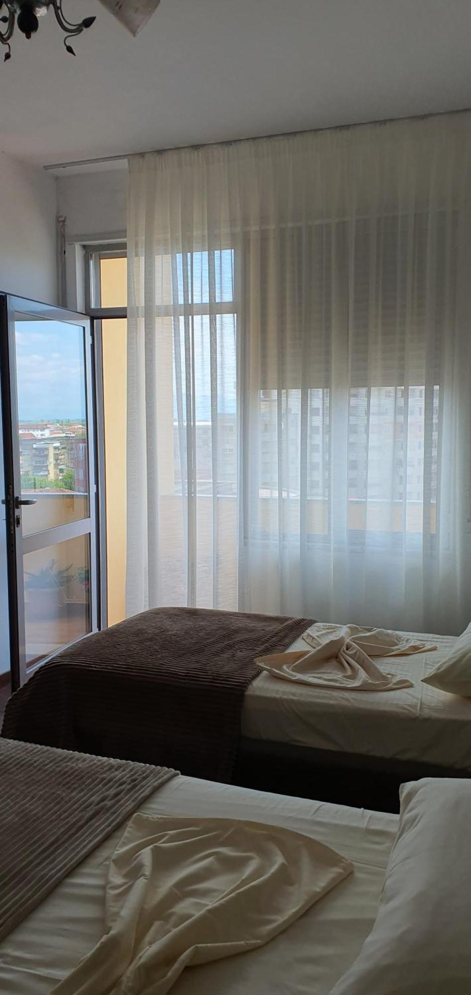 City Center Apartment Shkodër Esterno foto